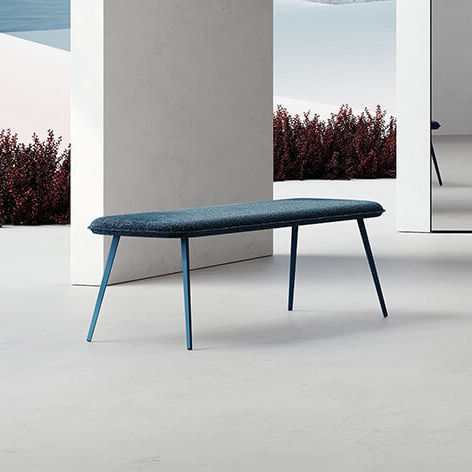 Divanetto imbottito contemporaneo - KEDUA  - MOBLIBERICA - in tessuto / con supporto in metallo / imbottito