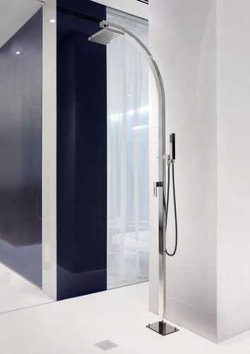 Doccia da esterno in acciaio inossidabile - ARKO SHOWER: Q53.ME - Fontealta