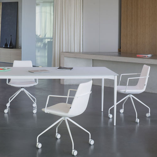 Sedia da ufficio contemporanea - RAFAEL - Ghekiere Industries - da interno / in tessuto / in pelle