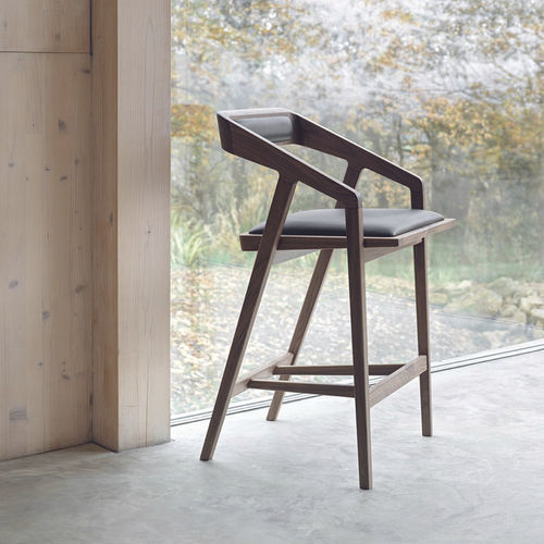 Sedia alta contemporanea - KATAKANA - Dare Studio - da interno / in tessuto / con supporto in legno massiccio
