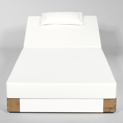 Lettino prendisole contemporaneo - YACHT CLUB - SACHI - Premium Outdoor Furniture - in Sunbrella® / in legno / in alluminio