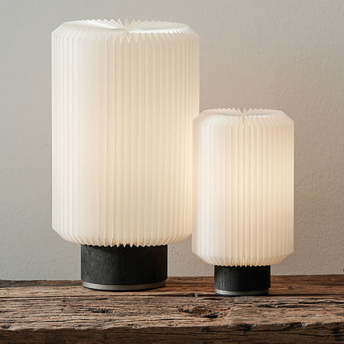Lampada da tavolo - CYLINDER  - LE KLINT - in rovere / contemporanea / con cavo