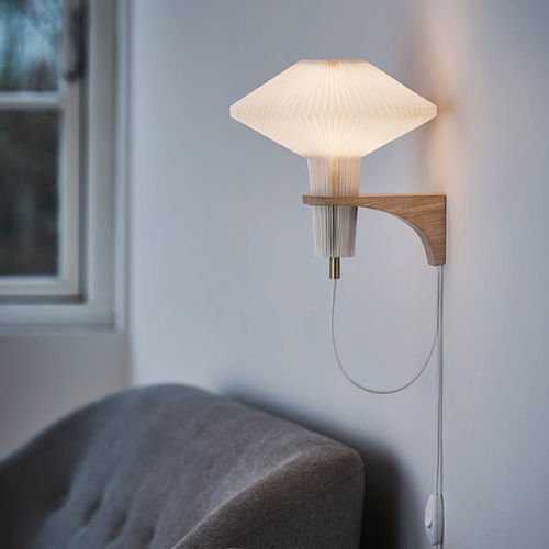 Applique classica - THE MUSHROOM : 204 - LE KLINT - da interno / in vetro opalescente / in rovere