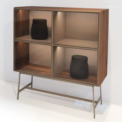 Vetrina contemporanea - S100|S200 - YOMEI - con piedi alti / in vetro / in noce