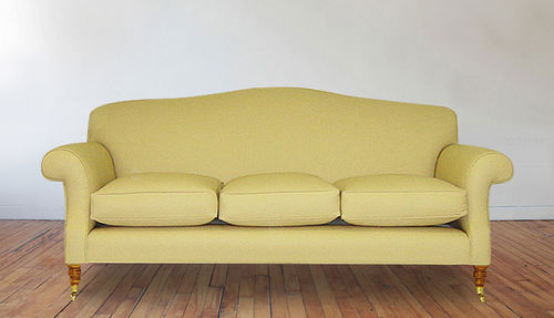 Divano classico - Midhurst  - Kingsgate Furniture ltd - in tessuto / in pelle / con braccioli