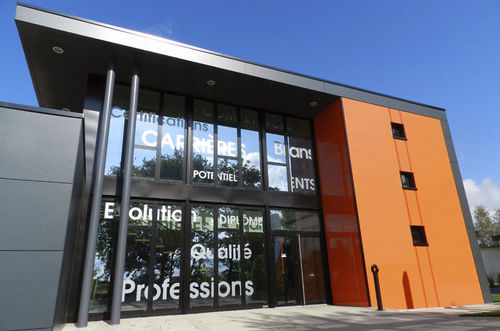 Edificio prefabbricato - SOFTEC 880 m² - Cougnaud - in calcestruzzo / per ufficio / ecologico