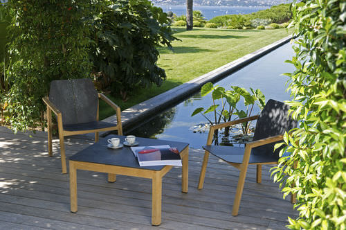 Tavolino basso contemporaneo - TEKURA - LES JARDINS - in teak / in HPL / quadrato
