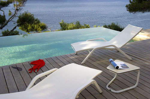 Lettino prendisole contemporaneo - YOLO - LES JARDINS - in Batyline® / in alluminio / da giardino