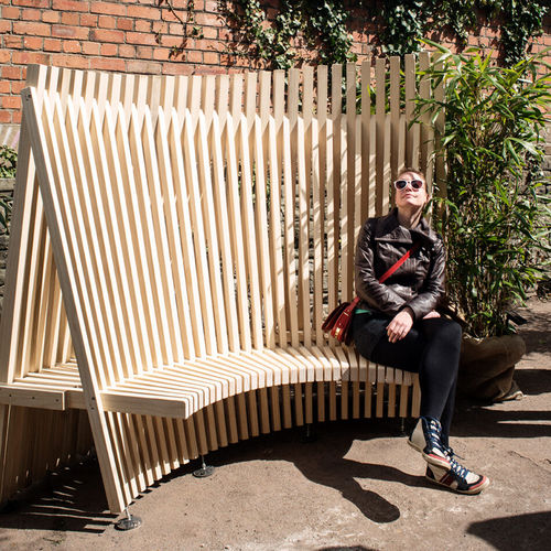 Panca per spazi pubblici design - BEDMINSTER BRISTOL - Accsys Technologies - in legno / con schienale / senza braccioli