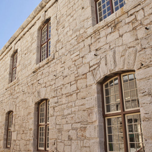 Finestra in legno - BERMUDA HERITAGE - Accsys Technologies - a battente / a ghigliottina / a doppi vetri