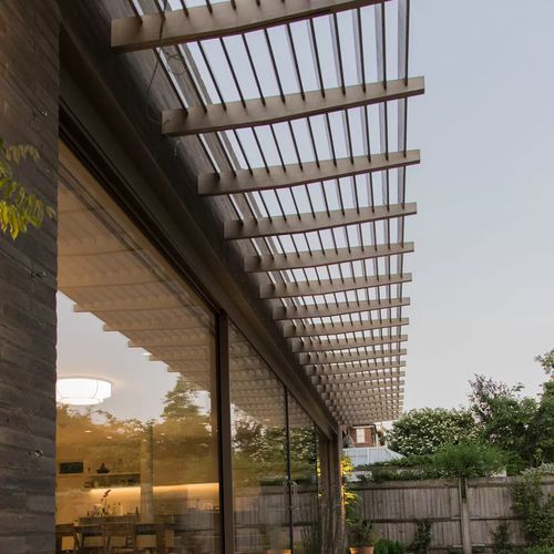 Pergola addossata - NORTH LONDON - Accsys Technologies - in legno / in vetro / contemporanea