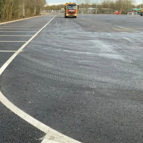 Pavimento in asfalto - SUPERDRAINASPHALT® - Aggregate Industries - per esterni / per il settore terziario / per strada