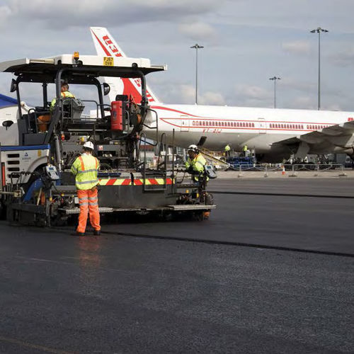 Pavimento in asfalto - SUPERAIRMAT® - Aggregate Industries - per esterni / per strada / a quadrotte