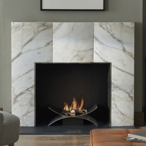Cornice per camino contemporanea - THE BRADLEY - Chesneys - in pietra