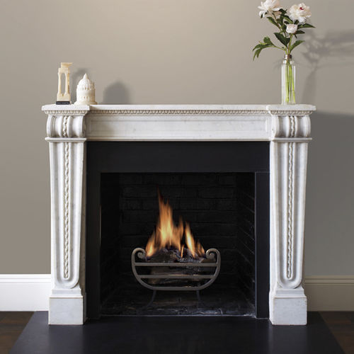Cornice per camino classica - THE BELVEDERE - Chesneys - in marmo