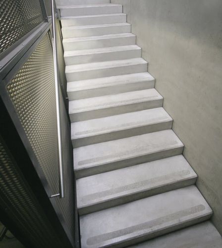 Scala dritta - EBAWE Anlagentechnik GmbH  - a U / con gradini in calcestruzzo / con struttura in calcestruzzo