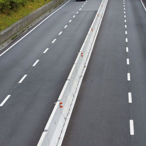 Barriera stradale in calcestruzzo - EBAWE Anlagentechnik GmbH  - per strada / New Jersey