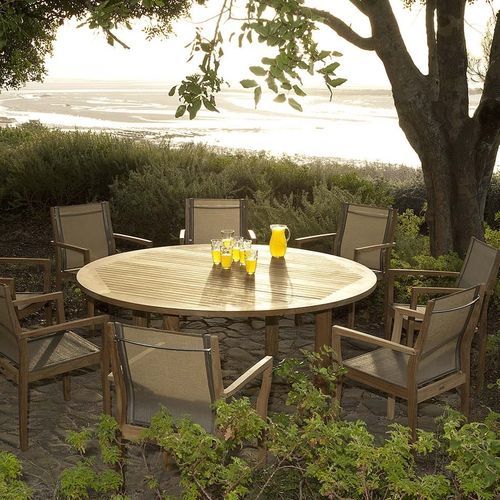 Tavolo contemporaneo - Drummond - Barlow Tyrie - in teak / con supporto in teak / rotondo