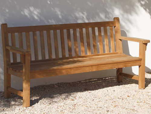 Panca contemporanea - London - Barlow Tyrie - in teak / con schienale / con braccioli