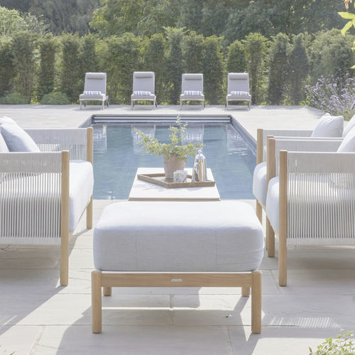 Ottomana contemporanea - Cocoon  - Barlow Tyrie - in Sunbrella® / in teak / quadrata