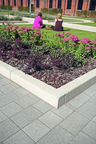 Cordolo in calcestruzzo - SAXON - Marshalls plc  - lineare