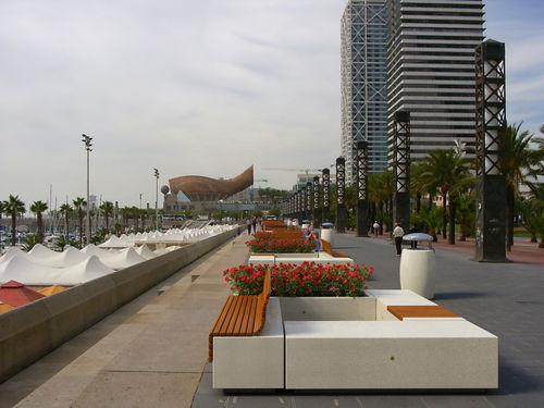 Panca per spazi pubblici contemporanea - BELLITALIA DEMETRA - Marshalls plc  - in pietra / modulare
