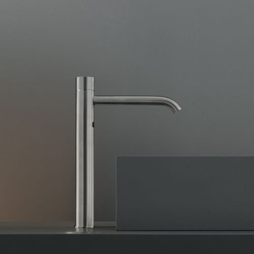 Miscelatore per lavabo - MIL017 - CEADESIGN - da appoggio / a infrarossi / in acciaio inossidabile