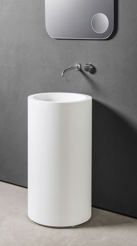 Lavabo autoportante - TOWER: CUP - MAKRO - in Corian® / rotondo / contemporaneo