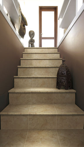 Scala dritta - TOP LUNA - NUOVA CERAMICA CASA - con gradini in ceramica / contemporanea / con alzata