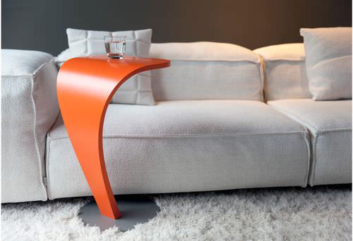 Tavolo d'appoggio contemporaneo - COBRA - Odesi. Dutch Design Online - in legno / in metallo / rotondo