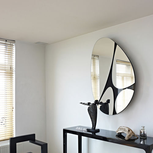 Specchio a muro - PEBBLES - DEKNUDT MIRRORS  - design originale / ovale / in vetro laccato