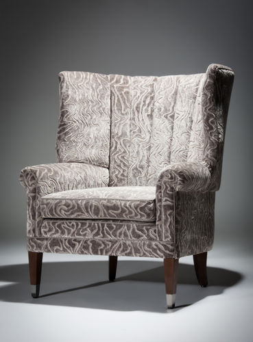 Poltrona classica - WALDORF - ORIOR BY DESIGN LTD - in tessuto / a orecchioni