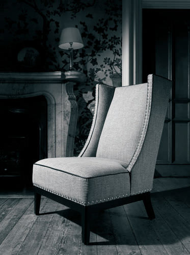 Poltrona classica - NEWTON - ORIOR BY DESIGN LTD - in tessuto / a orecchioni