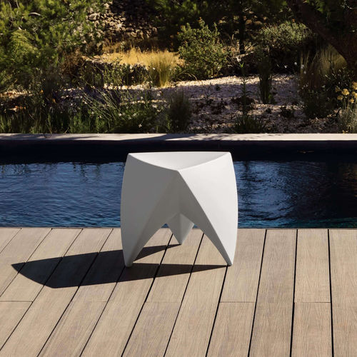Sgabello contemporaneo - MR. LEM - Myyour - in polietilene / con base in polietilene / con 3 piedi