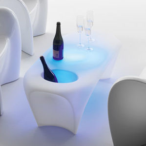 Tavolino basso design originale - LILY - Myyour - in polietilene / con base in polietilene / ovale