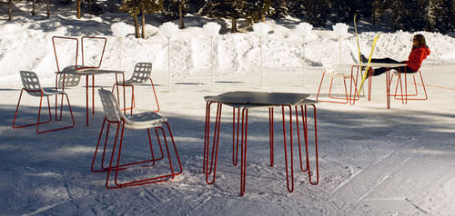Tavolo contemporaneo - CHIPS - Myyour - in HPL / con base in polietilene / quadrato