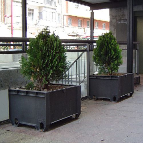 Fioriera in acciaio inossidabile - SIMPLE - Urbes 21 - in ghisa / in fibra di vetro / quadrata