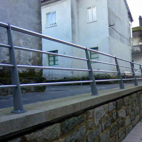 Ringhiera in ghisa di alluminio - SINCLINA - Urbes 21 - a sbarre / da esterno / per scala