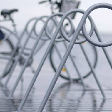 Rastrelliera per biciclette a pavimento - SPIRA - Urbes 21 - per spazi pubblici / in acciaio / professionale