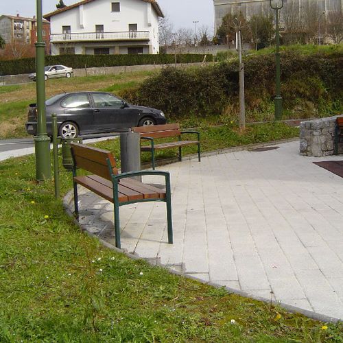 Panca per spazi pubblici contemporanea - BRISA - Urbes 21 - in legno / in ghisa / con schienale
