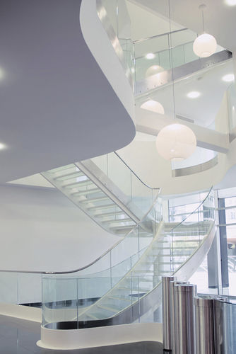 Scala a U - ALSOLU  - con gradini in vetro / con struttura in metallo / per edificio ad uso pubblico