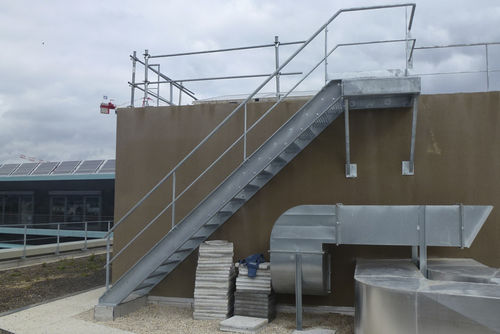 Scala dritta - ALSOLU  - con gradini in metallo / con struttura in metallo / per edificio ad uso pubblico