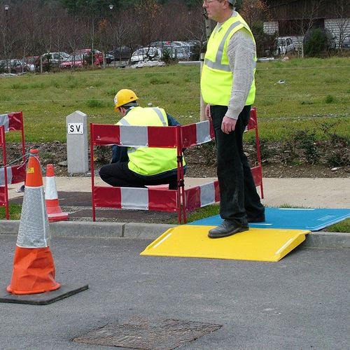Rampa d'accesso in gomma - 675-0000 - BATISEC  - in plastica rinforzata con fibre / per disabili / portatile