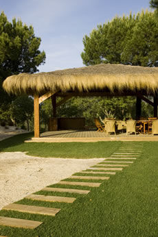 Gazebo in legno - CARMO - con tetti in paglia