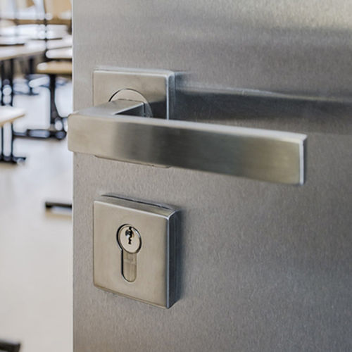 Maniglia per porta - Stockholm - SC4001B - DESIGN-MAT - in acciaio inossidabile spazzolato / contemporanea / per uso residenziale