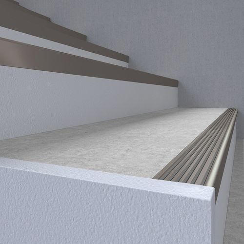 Profilo per gradini in PVC - TKNG 3,5 40 - DÖLLKEN Profiles GmbH - con profilo illuminato a LED / antiscivolo