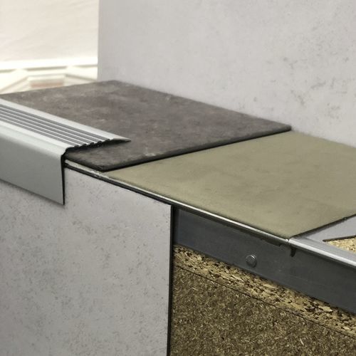 Profilo per gradini in metallo - REPAIR ANGLE - DÖLLKEN Profiles GmbH - antiscivolo