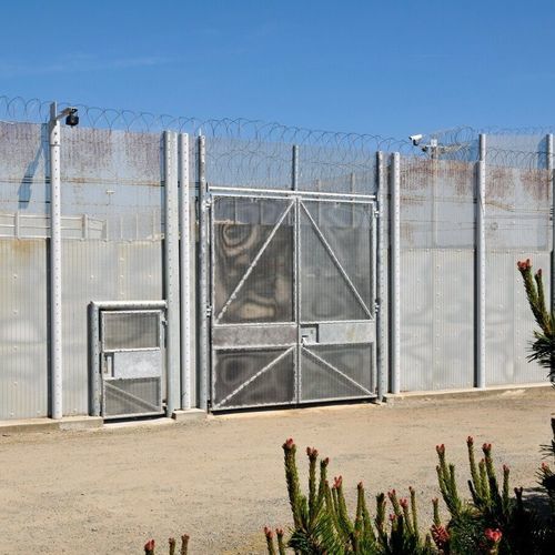 Cancello per istituto penitenziario - NOMS  - ZAUN FENCING  - battente / in metallo / in rete metallica