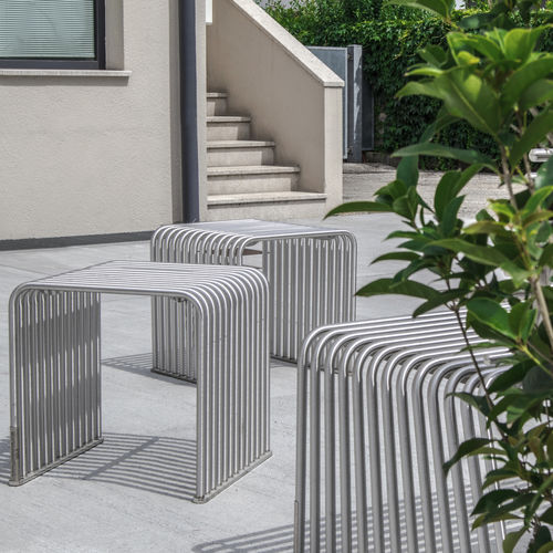 Sgabello design industriale - CUBE .015  - URBANTIME - in acciaio con rivestimento a polvere / in acciaio galvanizzato / con supporto in acciaio verniciato a polvere