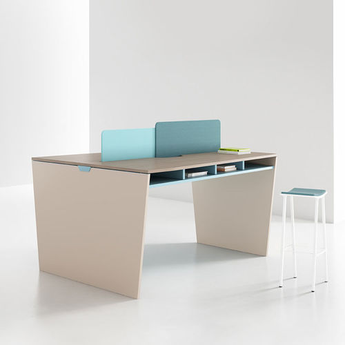 Scrivania per open space - WALL - FAMO - da terra / da 2 persone / da 2-4 persone